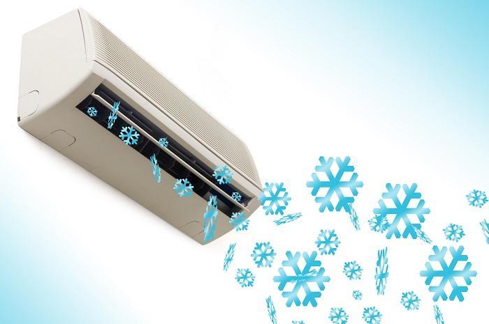 cac lenh co ban tren remote may lanh electrolux 2 - Làm gì khi máy lạnh chảy nước?