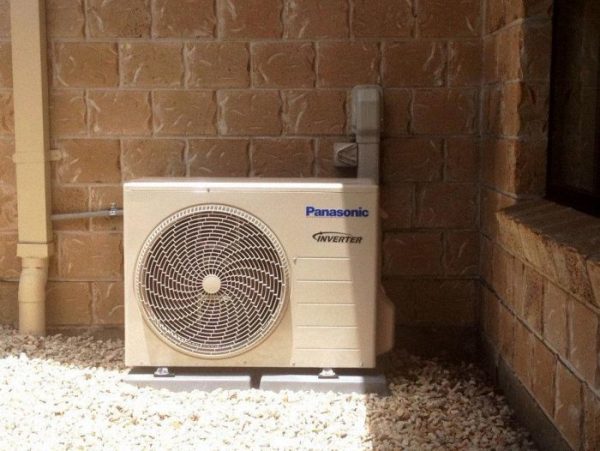 so sanh may lanh panasonic va may lanh daikin 2 - Tại sao phải bảo trì dàn nóng (cục ngoài trời) của máy lạnh