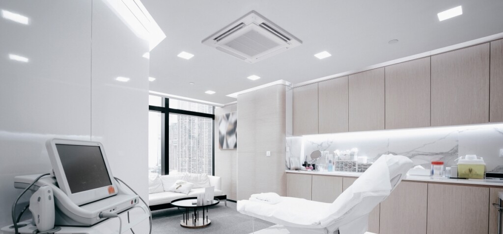ast 1902194.jpg.pub .crop .pc .thumb .640.1200 - Máy lạnh âm trần Daikin FCFC40DVM/RZFC40DVM (1.5 HP, Inverter)