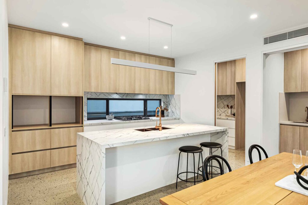 Máy lạnh giấu trần Daikin FBFC40DVM9/RZFC40DVM (1.5 HP, Inverter, Không dây) - 5 may lanh giau tran daikin fbfc40dvm9 rzfc40dvm 15 hp inverter 2 - Máy lạnh giấu trần Daikin FBFC40DVM9/RZFC40DVM (1.5 HP, Inverter, Không dây)