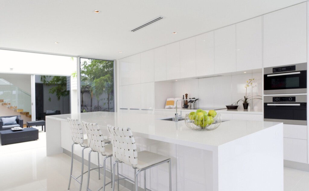 Máy lạnh giấu trần Daikin FBFC60DVM9/RZFC60DVM (2.5 HP, Inverter, Không dây)) - 5 may lanh giau tran daikin fbfc60dvm9 rzfc60dvm 25 hp inverter - Máy lạnh giấu trần Daikin FBFC60DVM9/RZFC60DVM (2.5 HP, Inverter, Không dây))